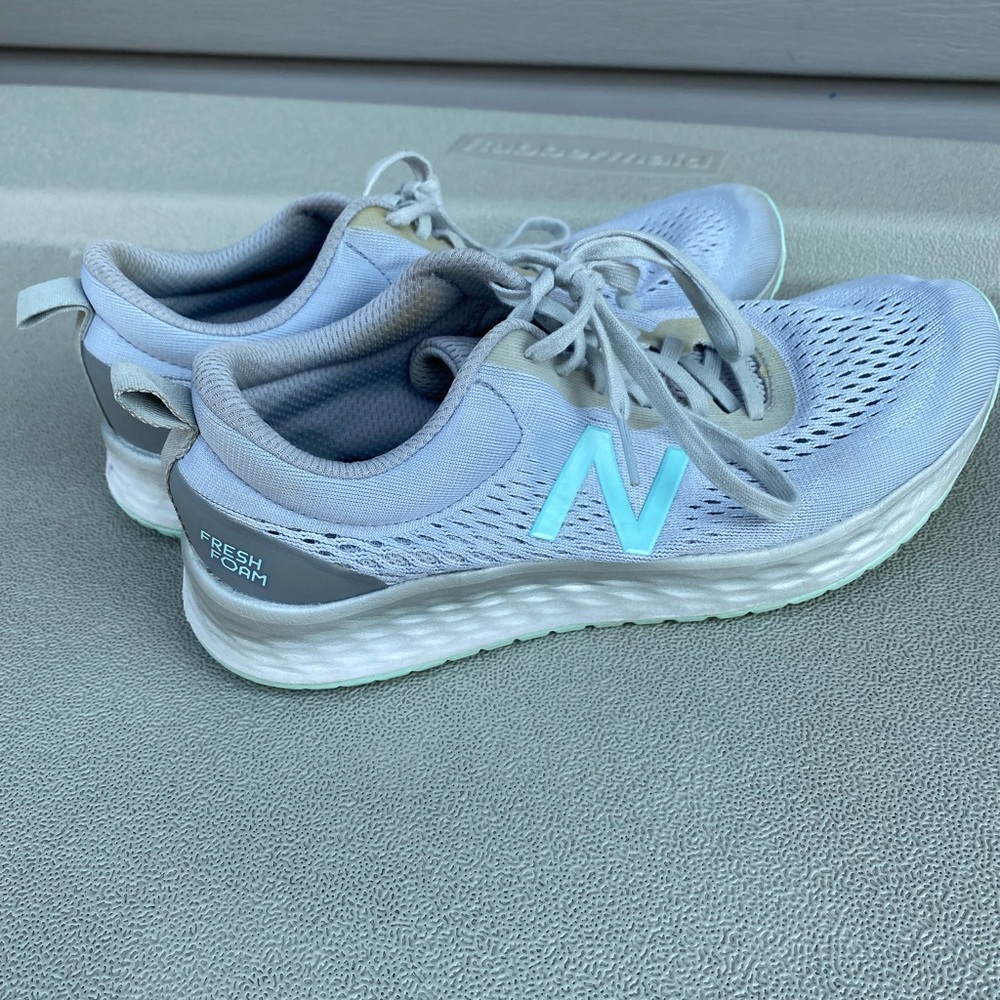 New Balance Womens US 10 Fresh Foam Arishi Shoes Grey with Green